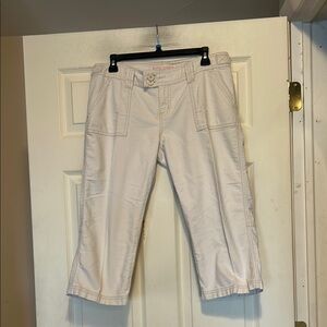 Aeropostale Capris Size 9/10 Beige